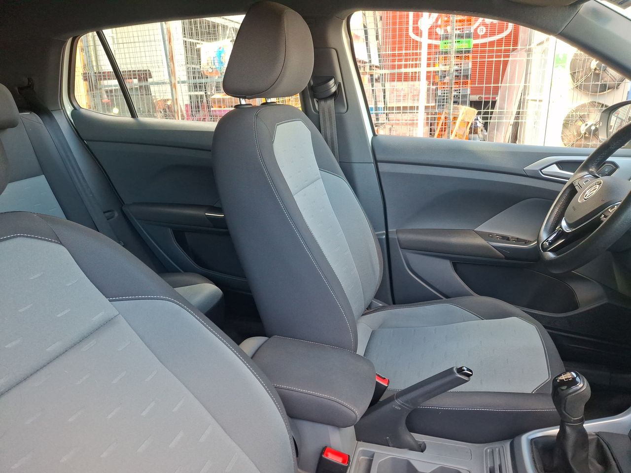 Volkswagen T-Cross — foto 16 de 34
