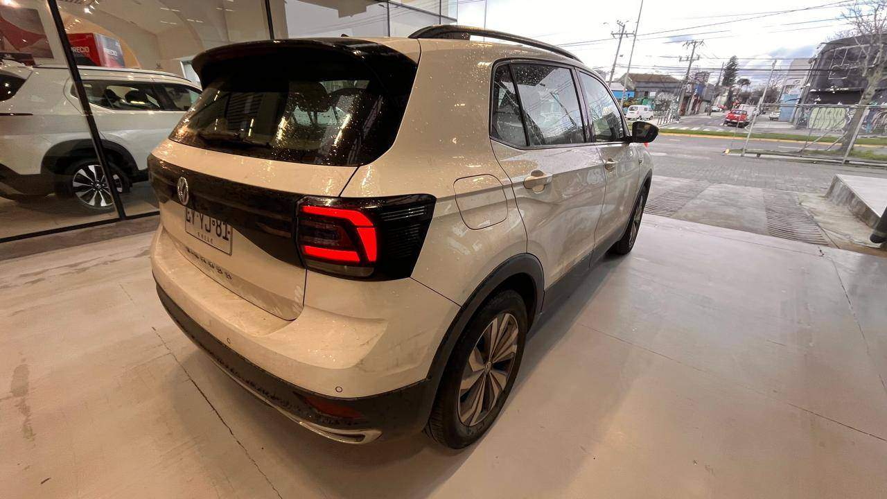 VOLKSWAGEN - 4