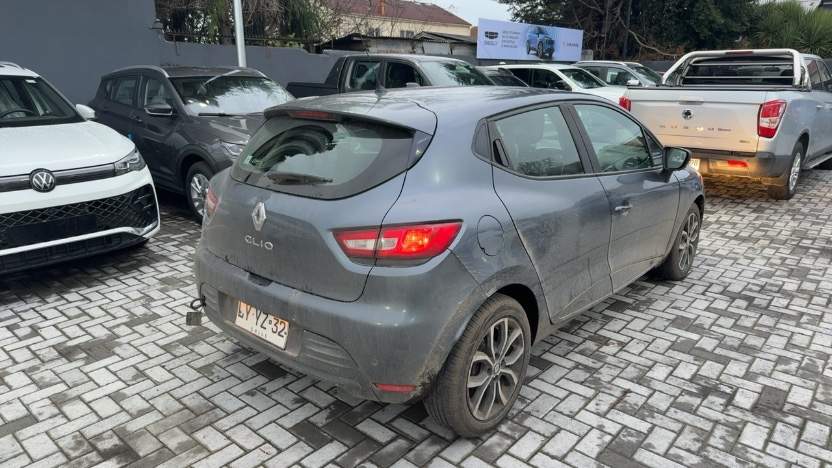 RENAULT - 3