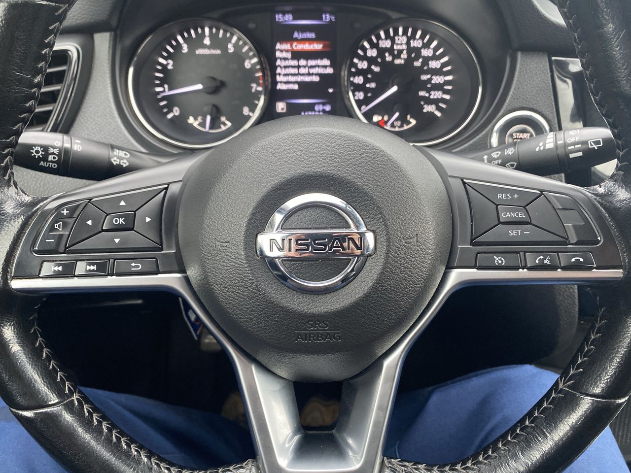 NISSAN - 26