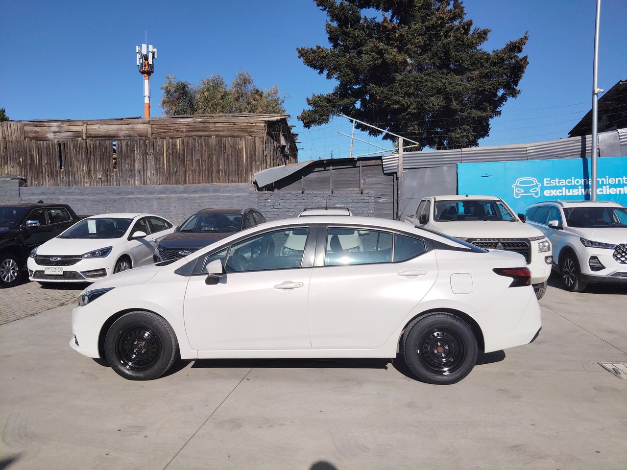 NISSAN - 4