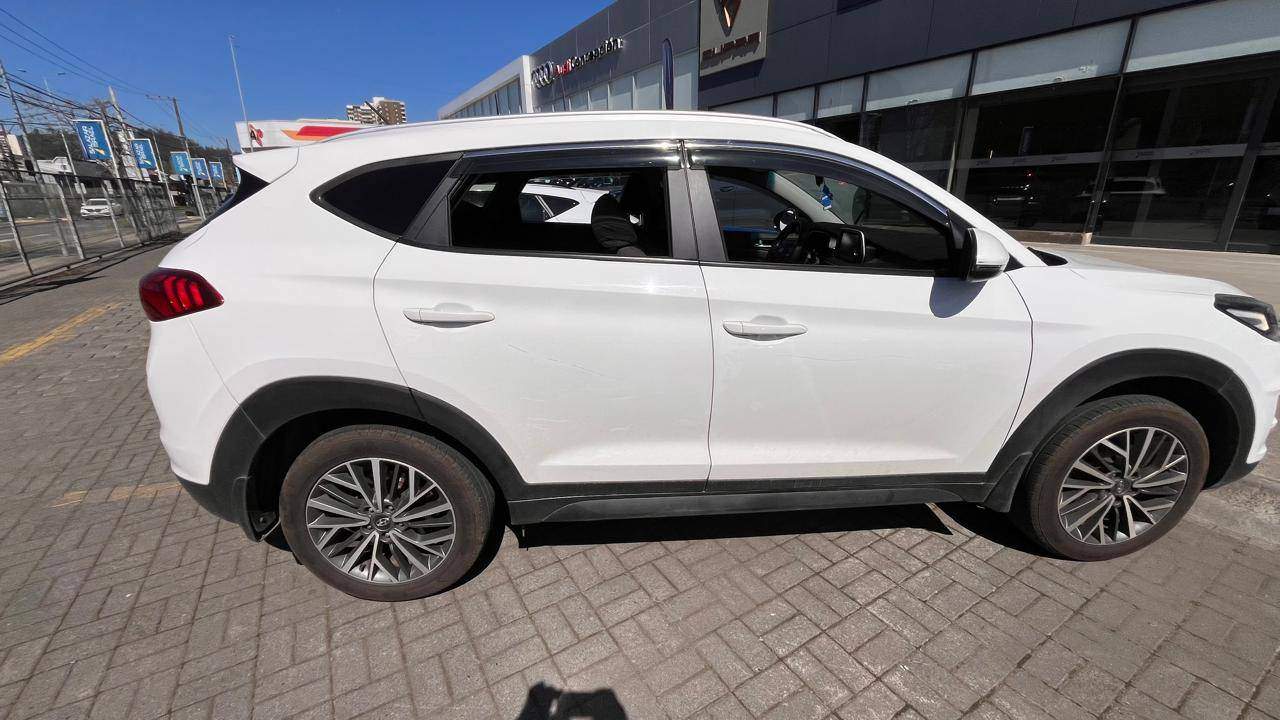 HYUNDAI - 3