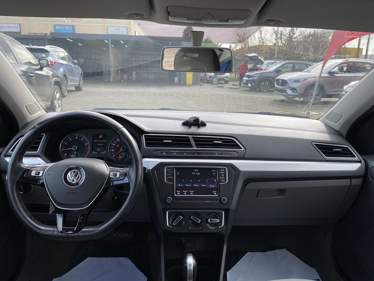 VOLKSWAGEN - 24