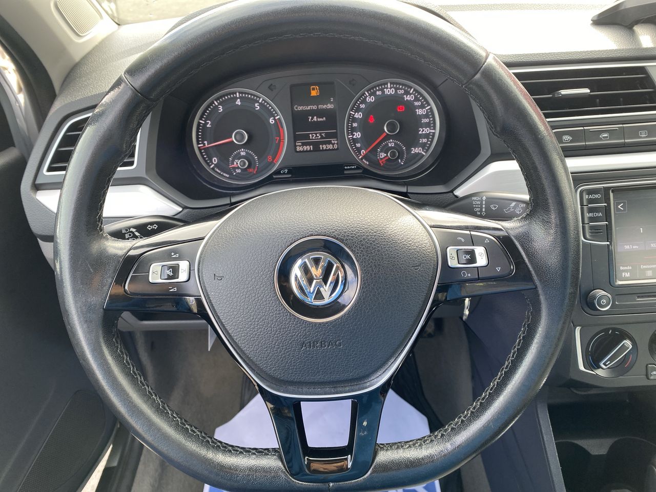 VOLKSWAGEN - 17