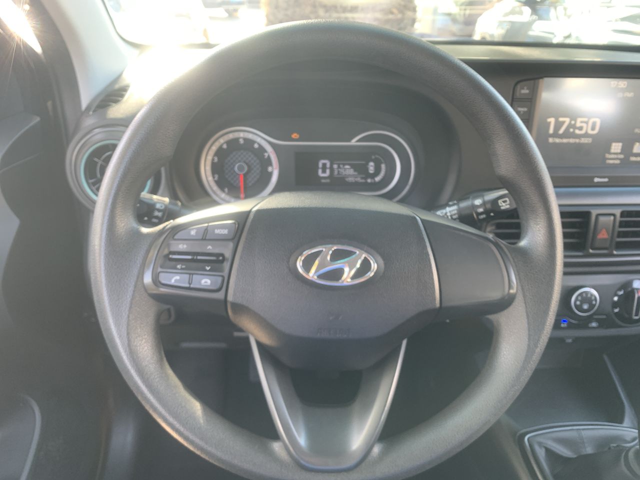 HYUNDAI - 25