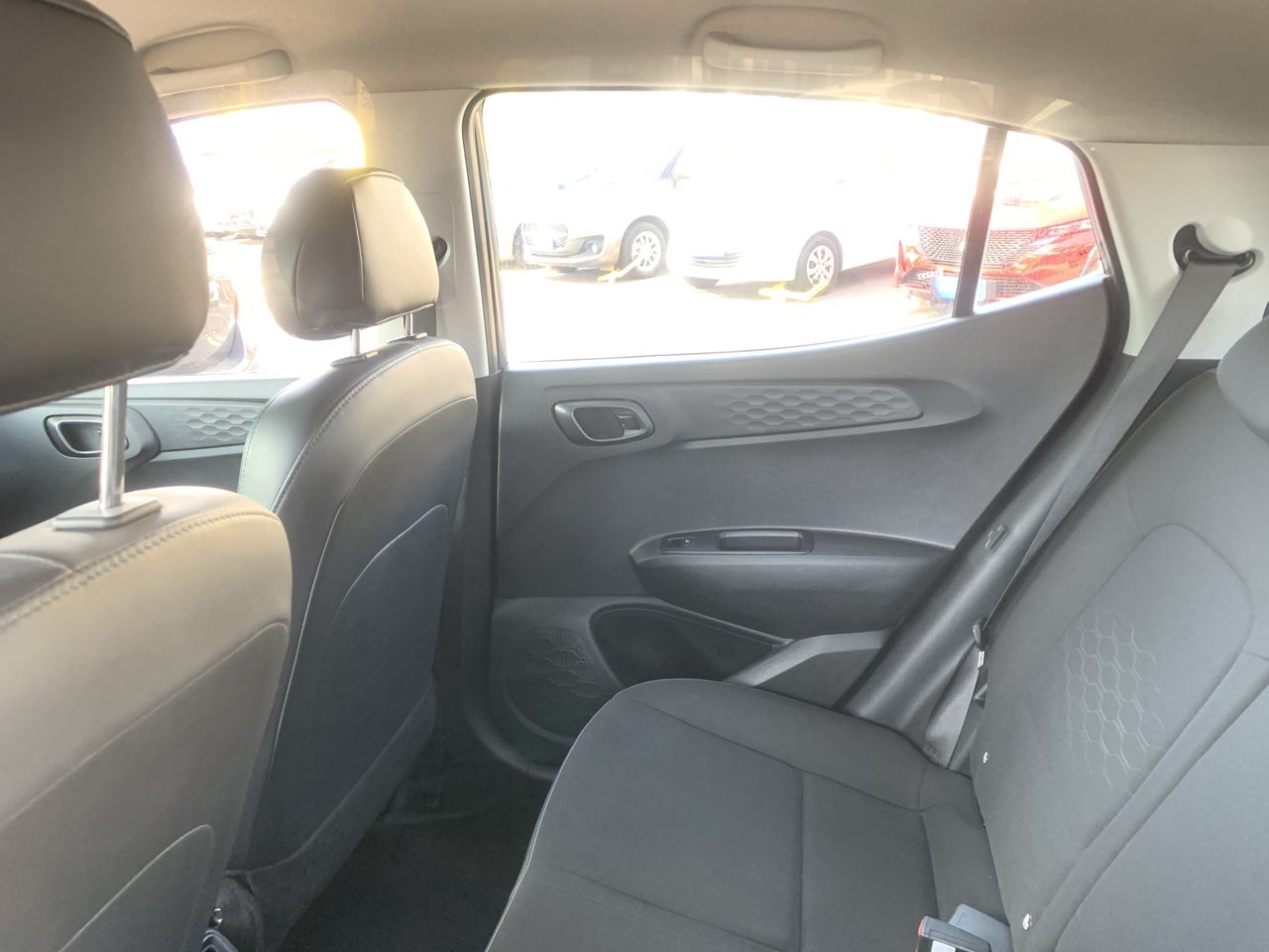 HYUNDAI - 10