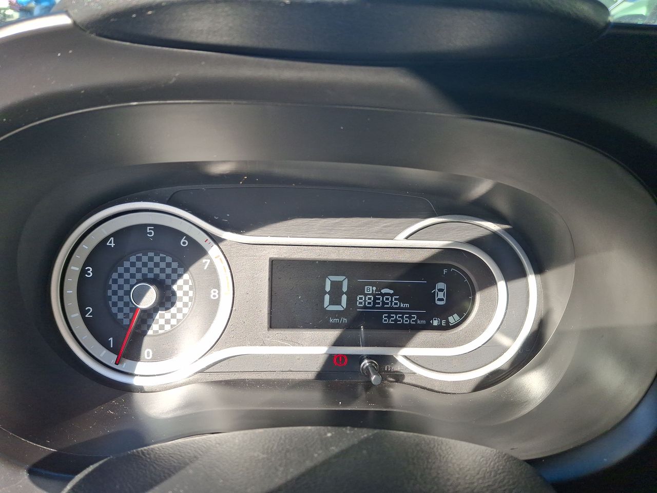 HYUNDAI - 26