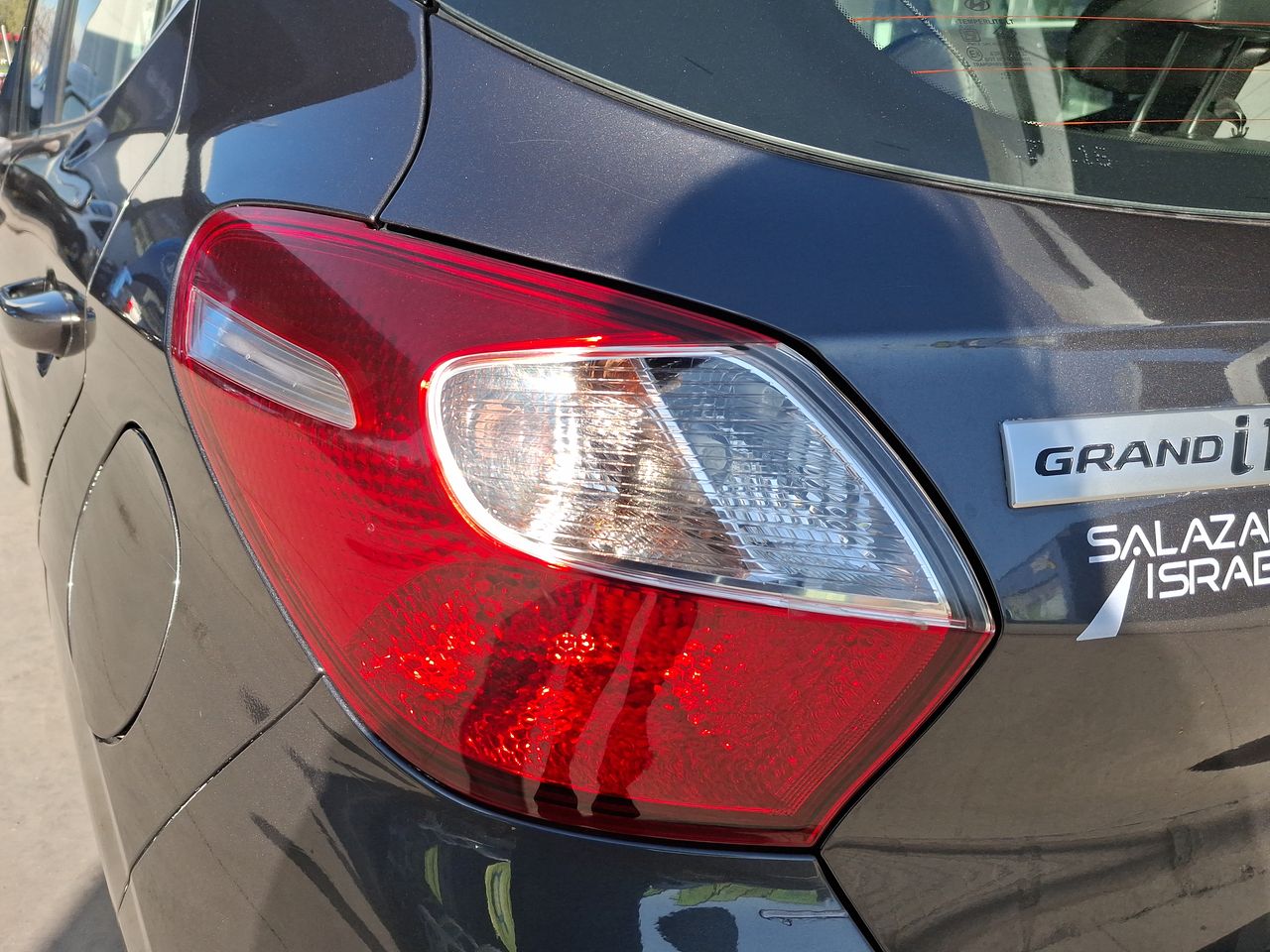 HYUNDAI - 20