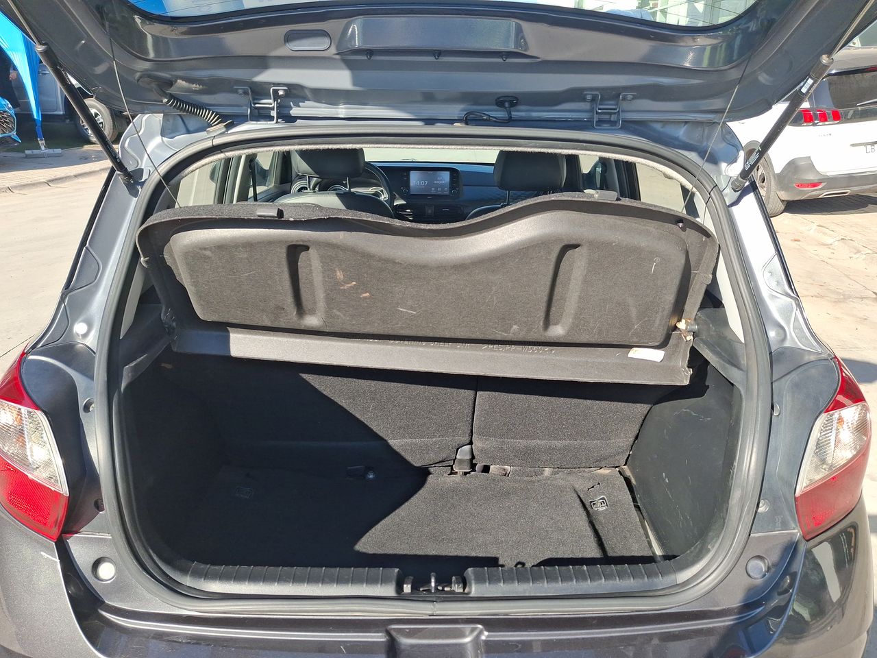 HYUNDAI - 21
