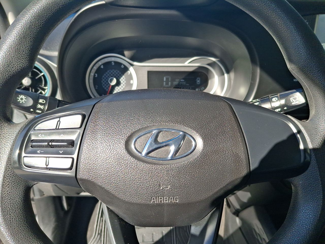 HYUNDAI - 25
