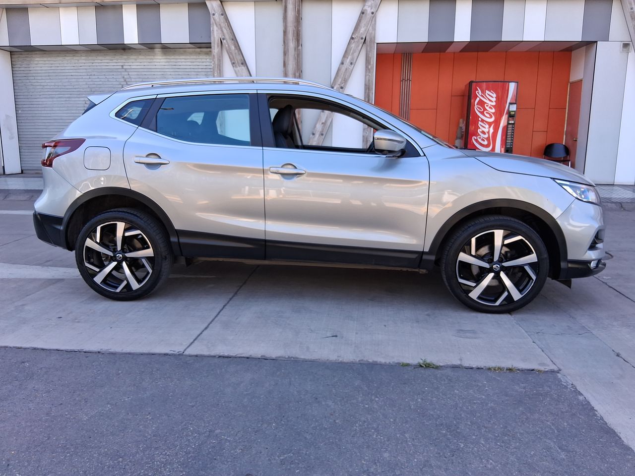 NISSAN - 6