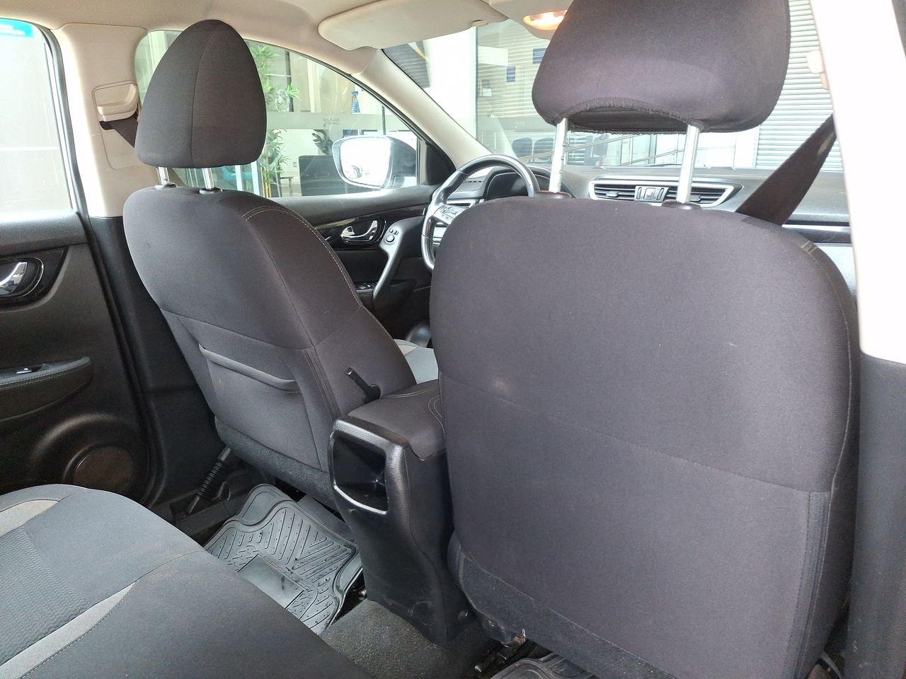 NISSAN - 4