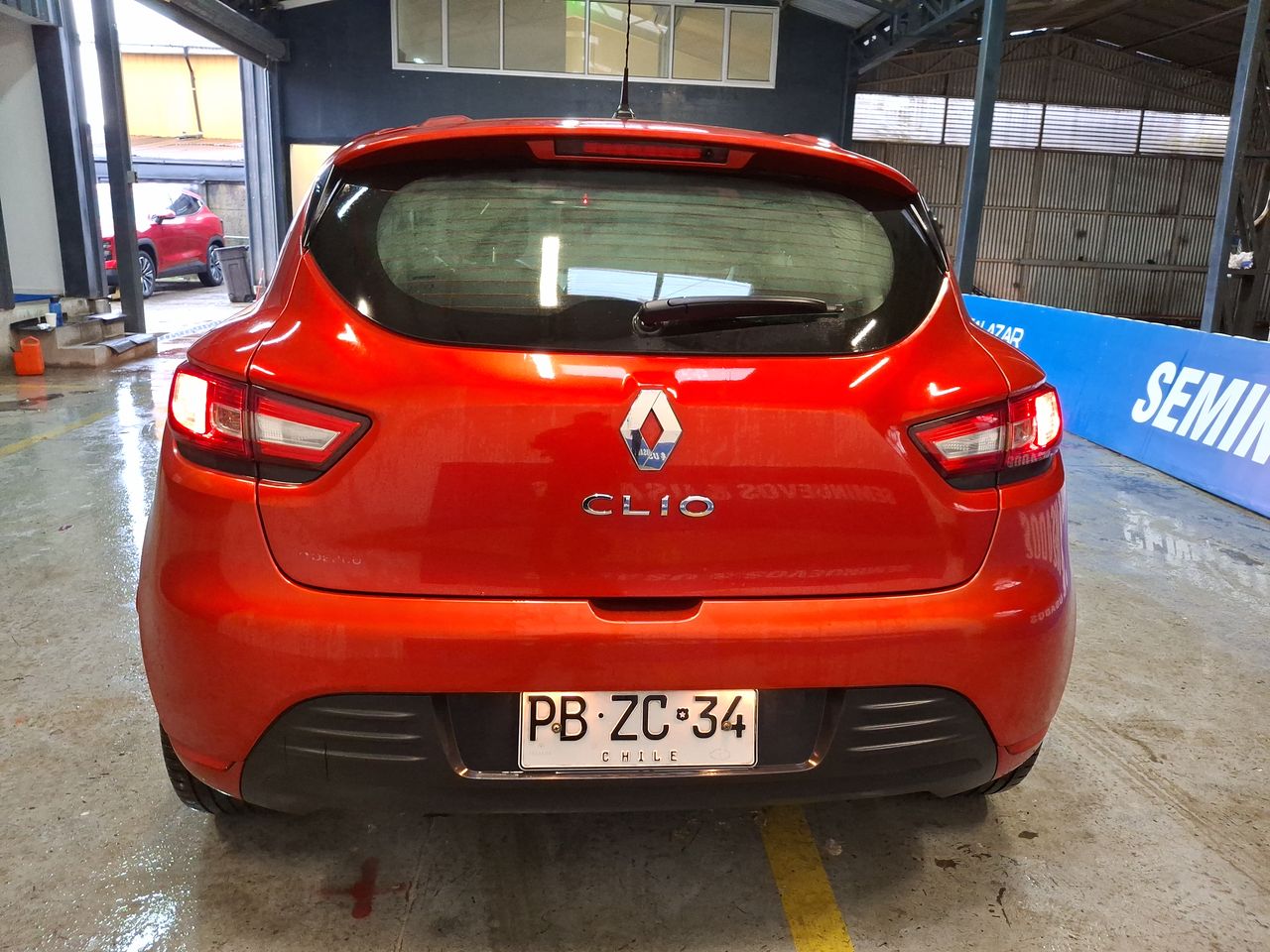 RENAULT - 6