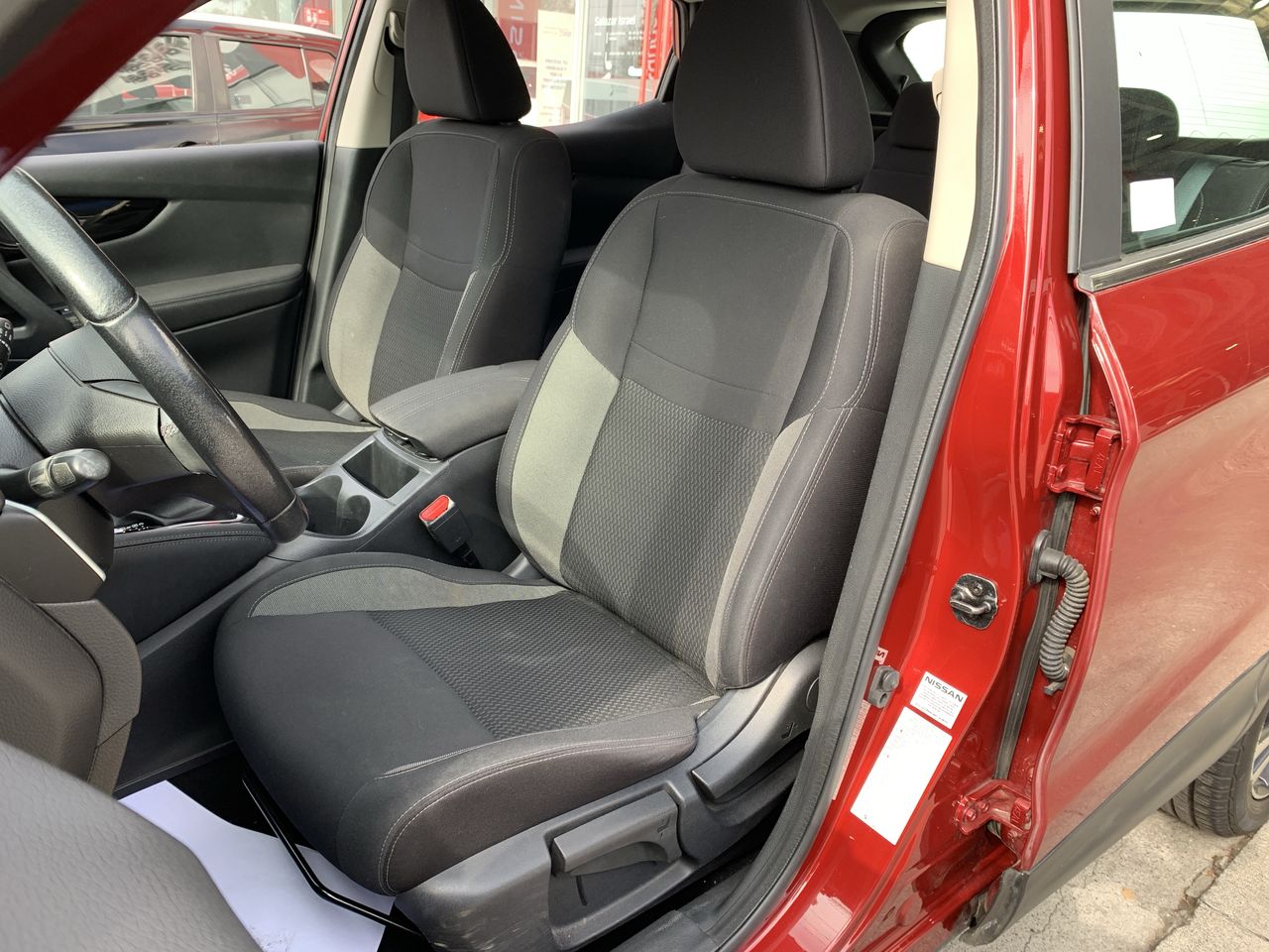 NISSAN - 23