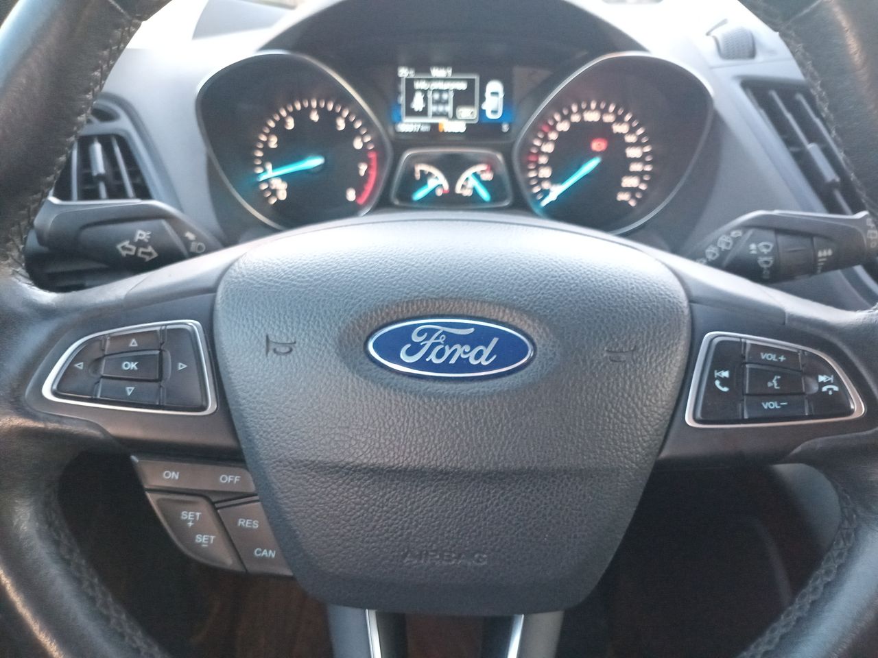 Ford Ranger — foto 26 de 35
