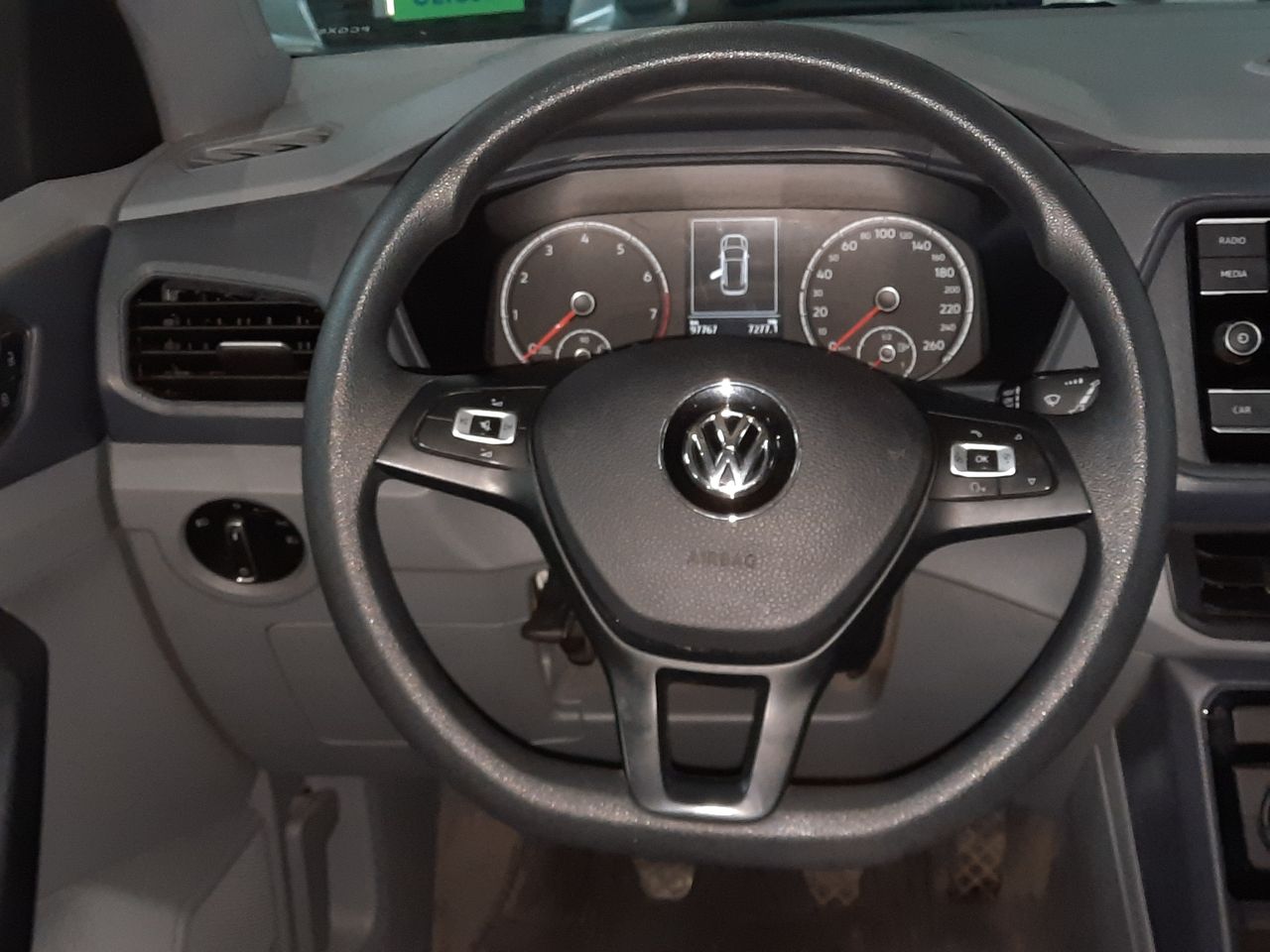 VOLKSWAGEN - 18