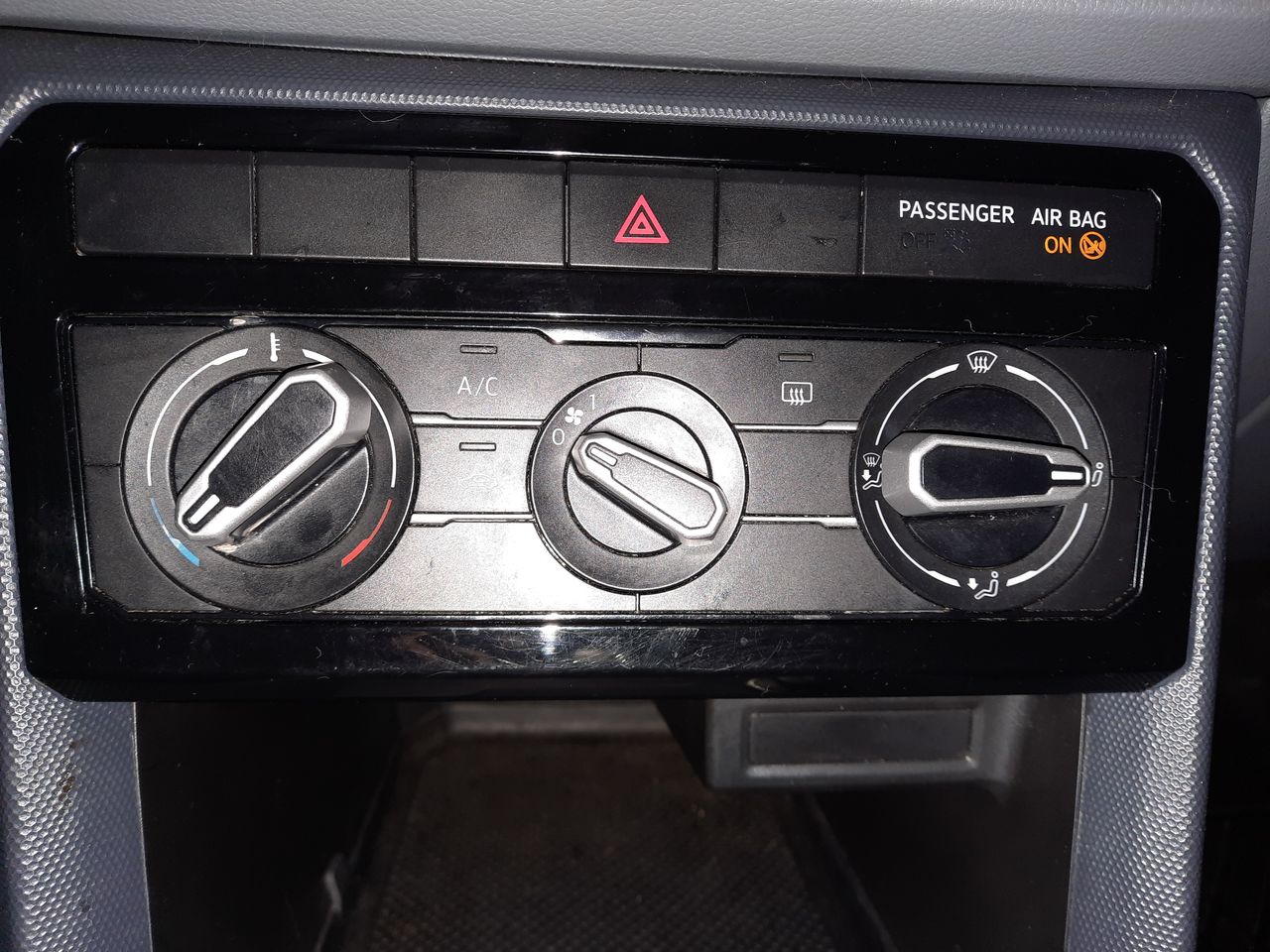 VOLKSWAGEN - 22