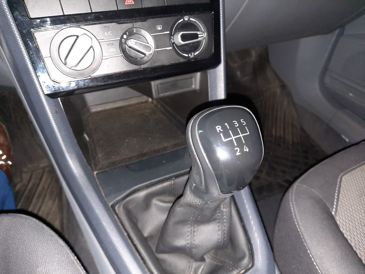 VOLKSWAGEN - 23