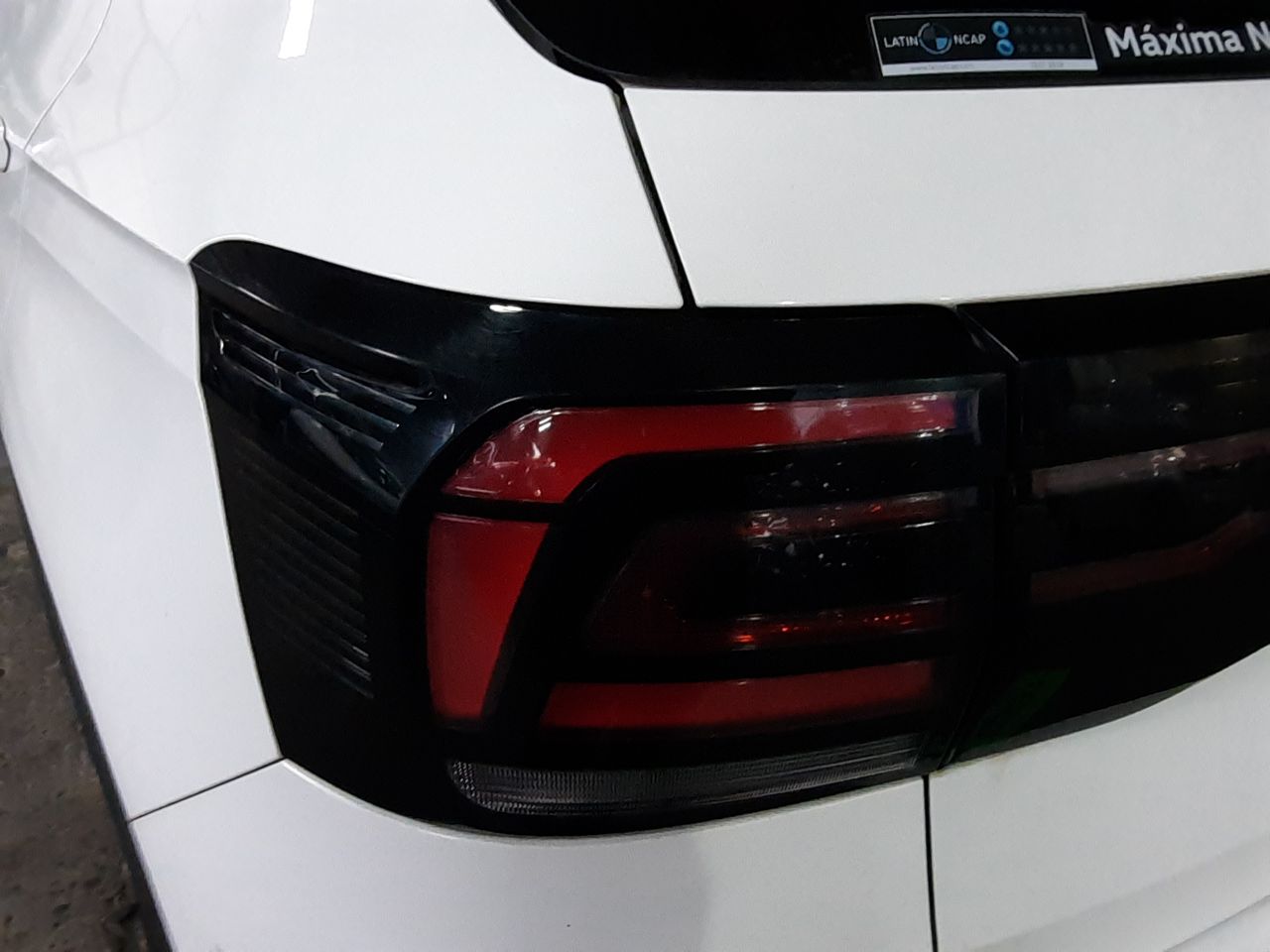 VOLKSWAGEN - 13