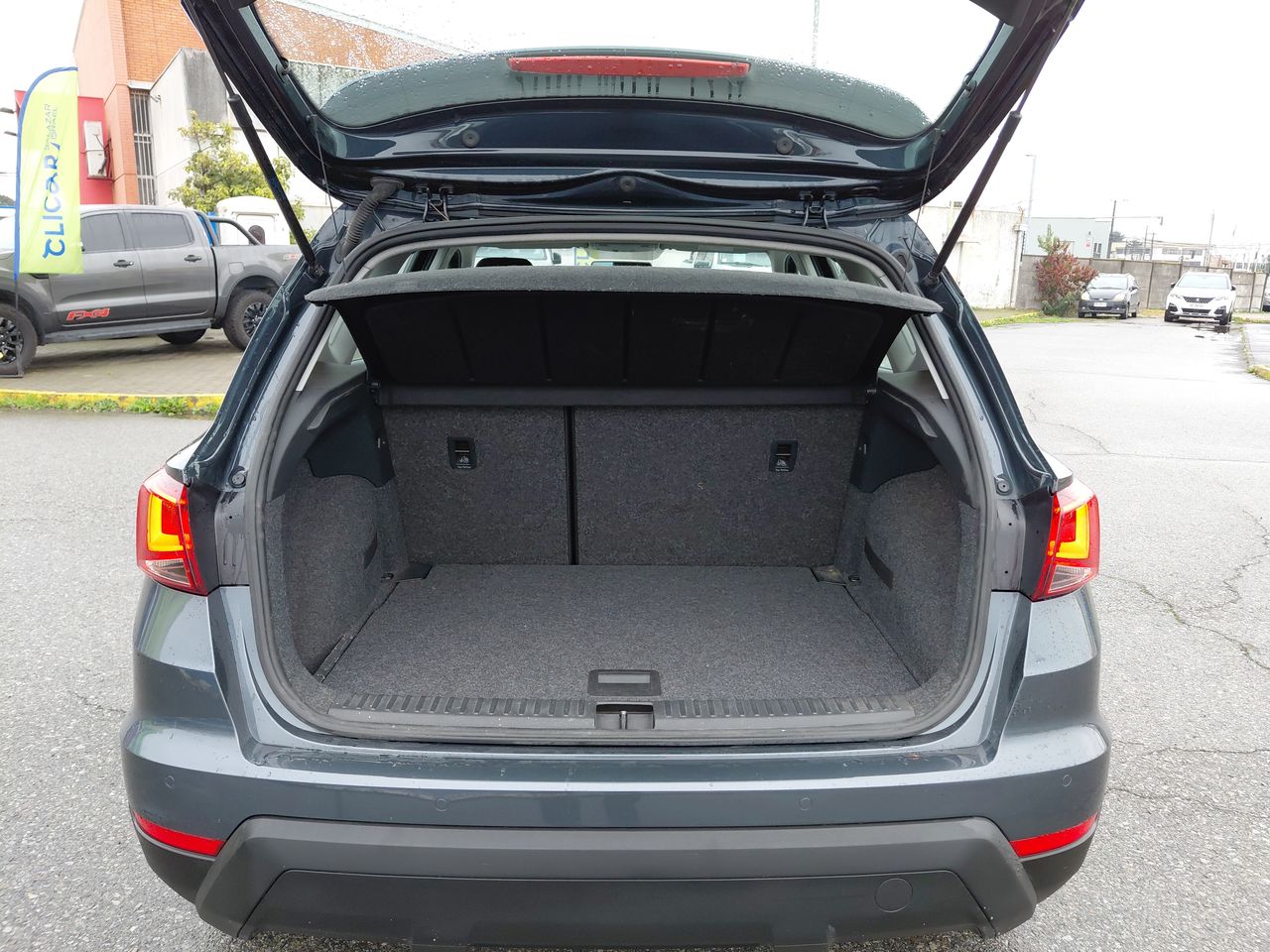 SEAT - 12