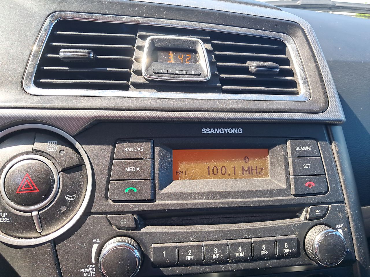 SSANGYONG - 27