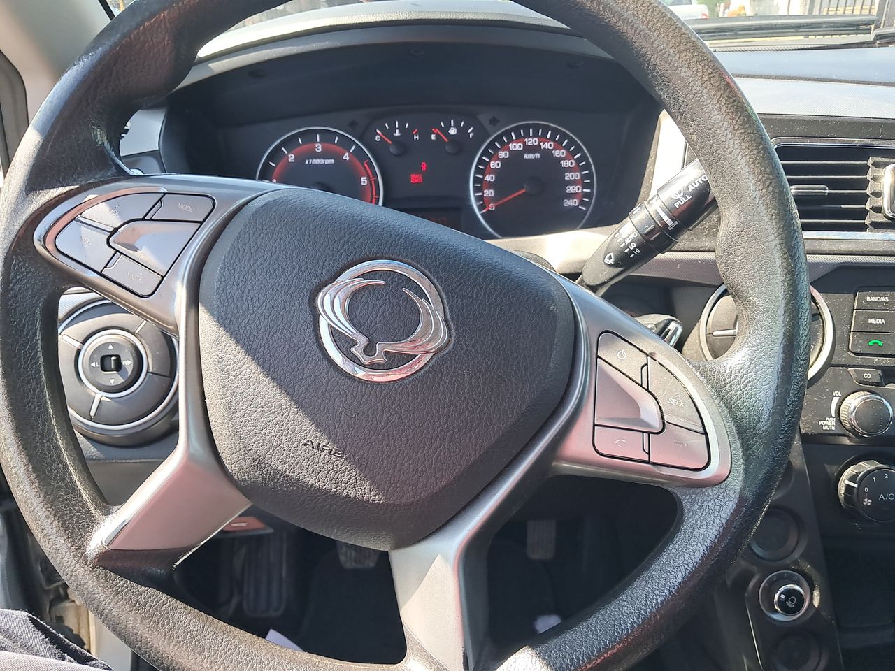 SSANGYONG - 24