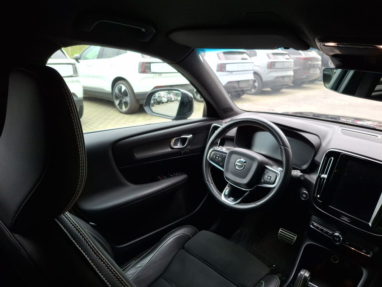 VOLVO - 16