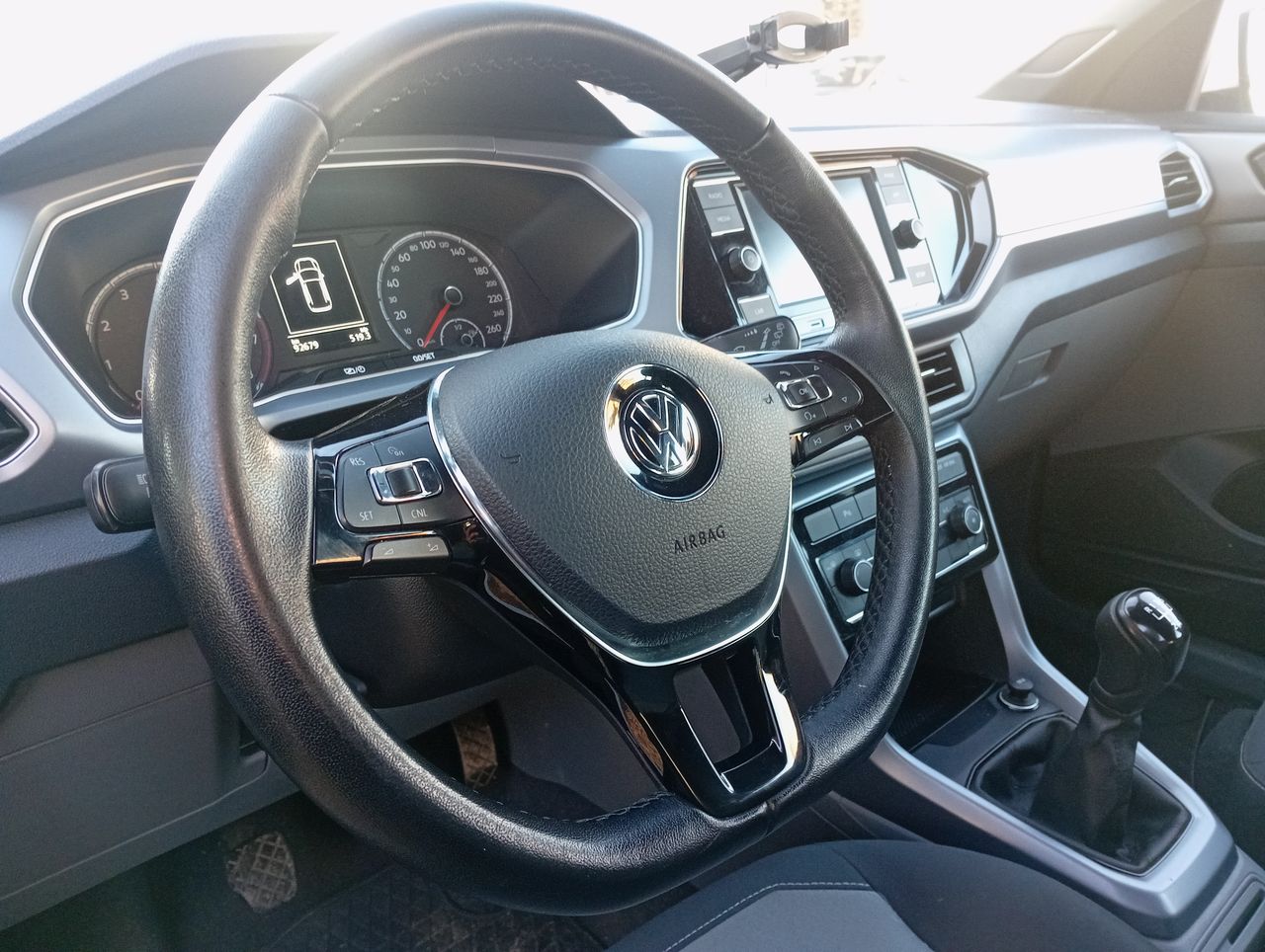VOLKSWAGEN - 26