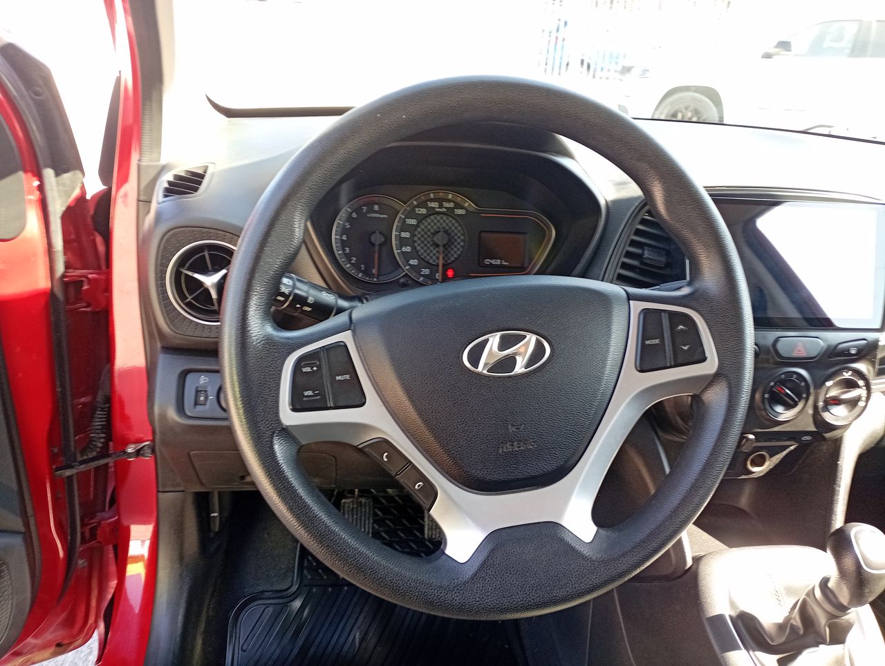 HYUNDAI - 18