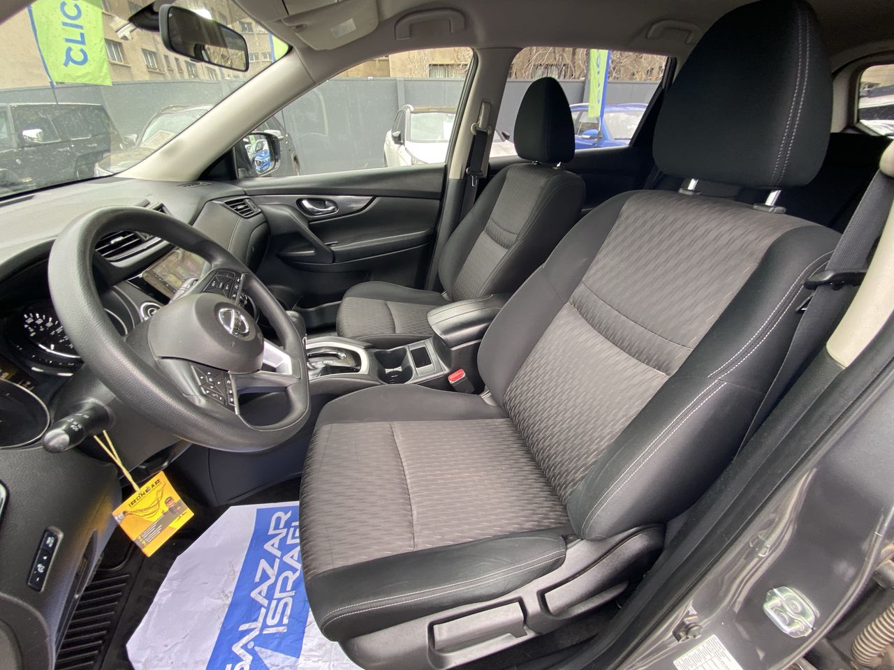 NISSAN - 23