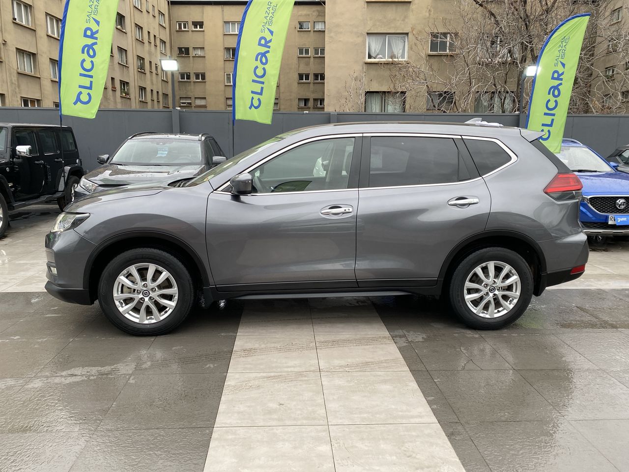 NISSAN - 4