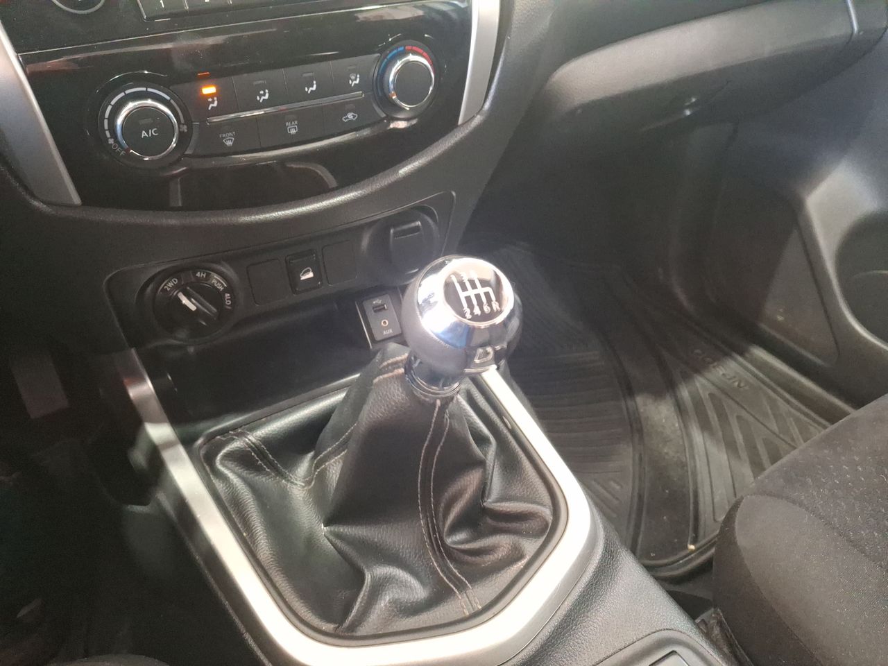 NISSAN - 30