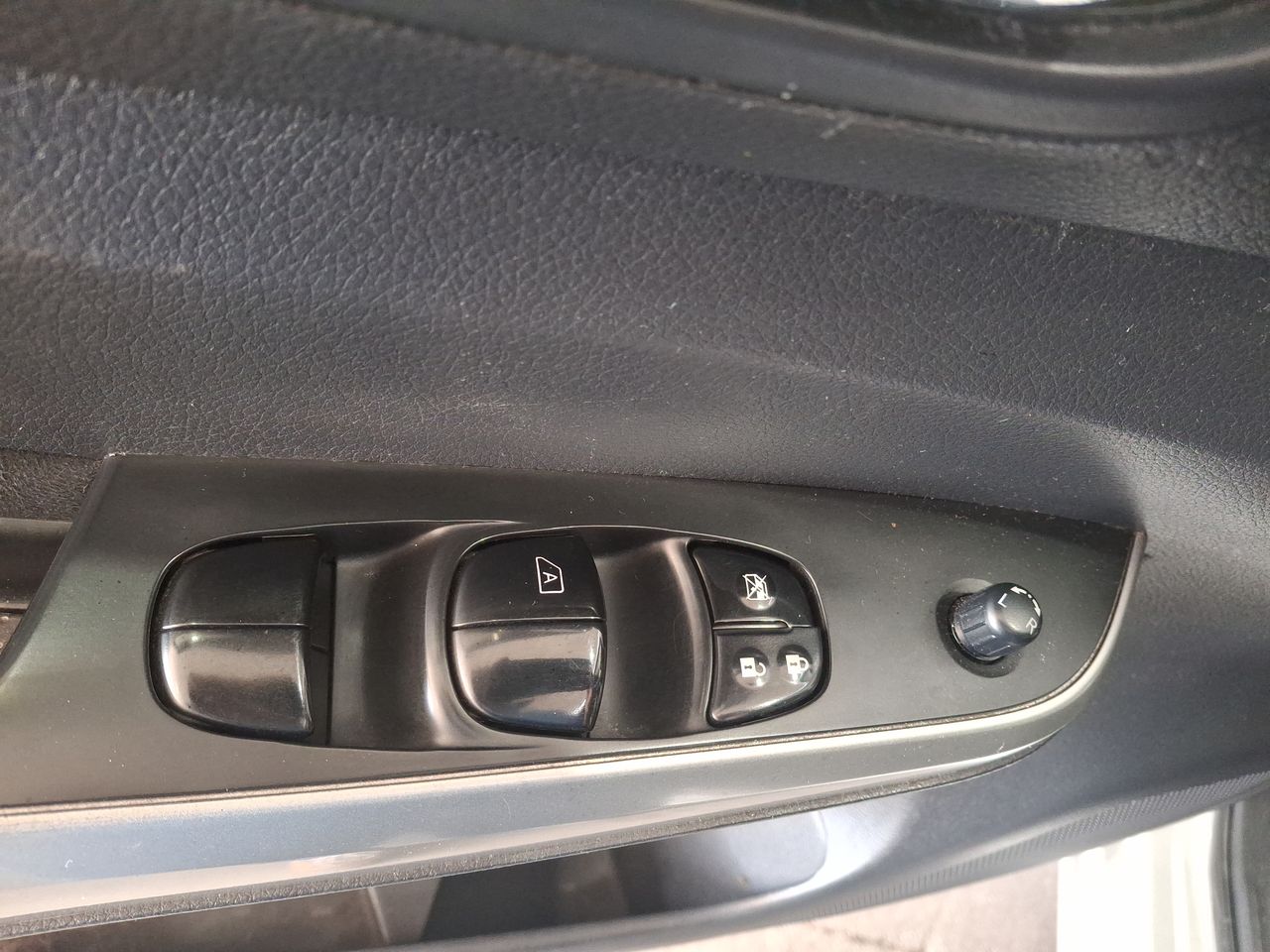 NISSAN - 21