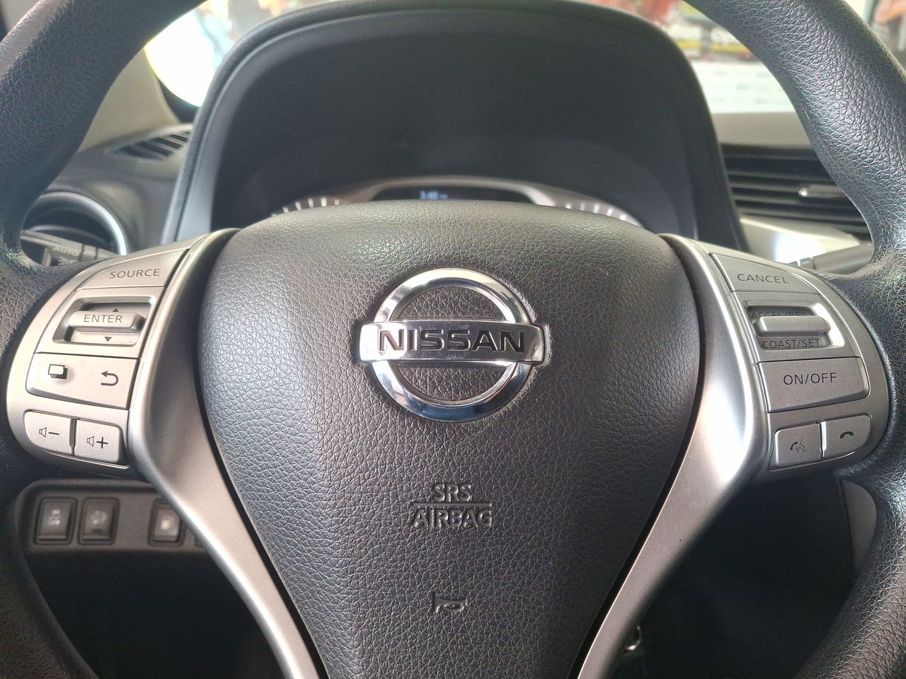 NISSAN - 25