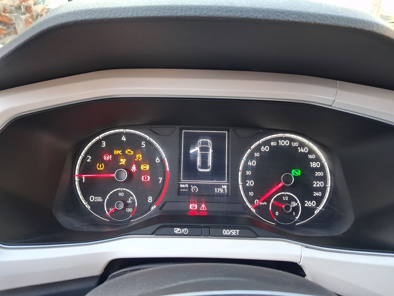 VOLKSWAGEN - 25