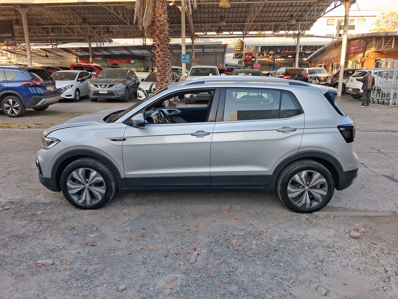 VOLKSWAGEN - 4