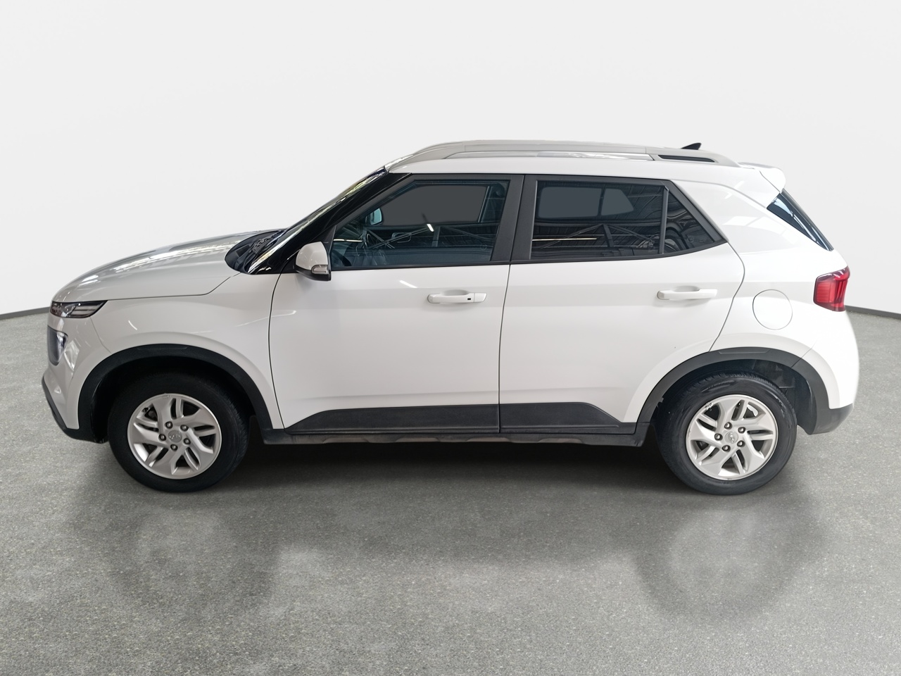 HYUNDAI - 4