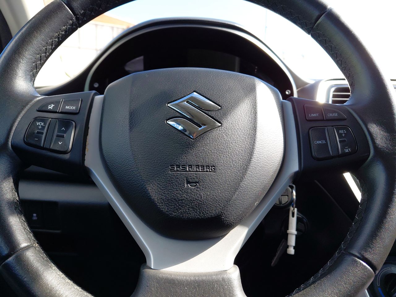SUZUKI - 23