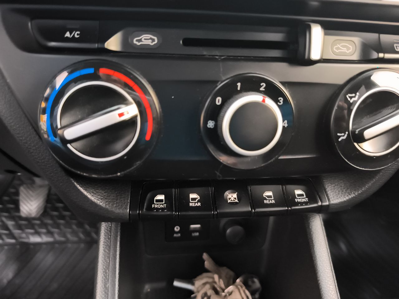 HYUNDAI - 20