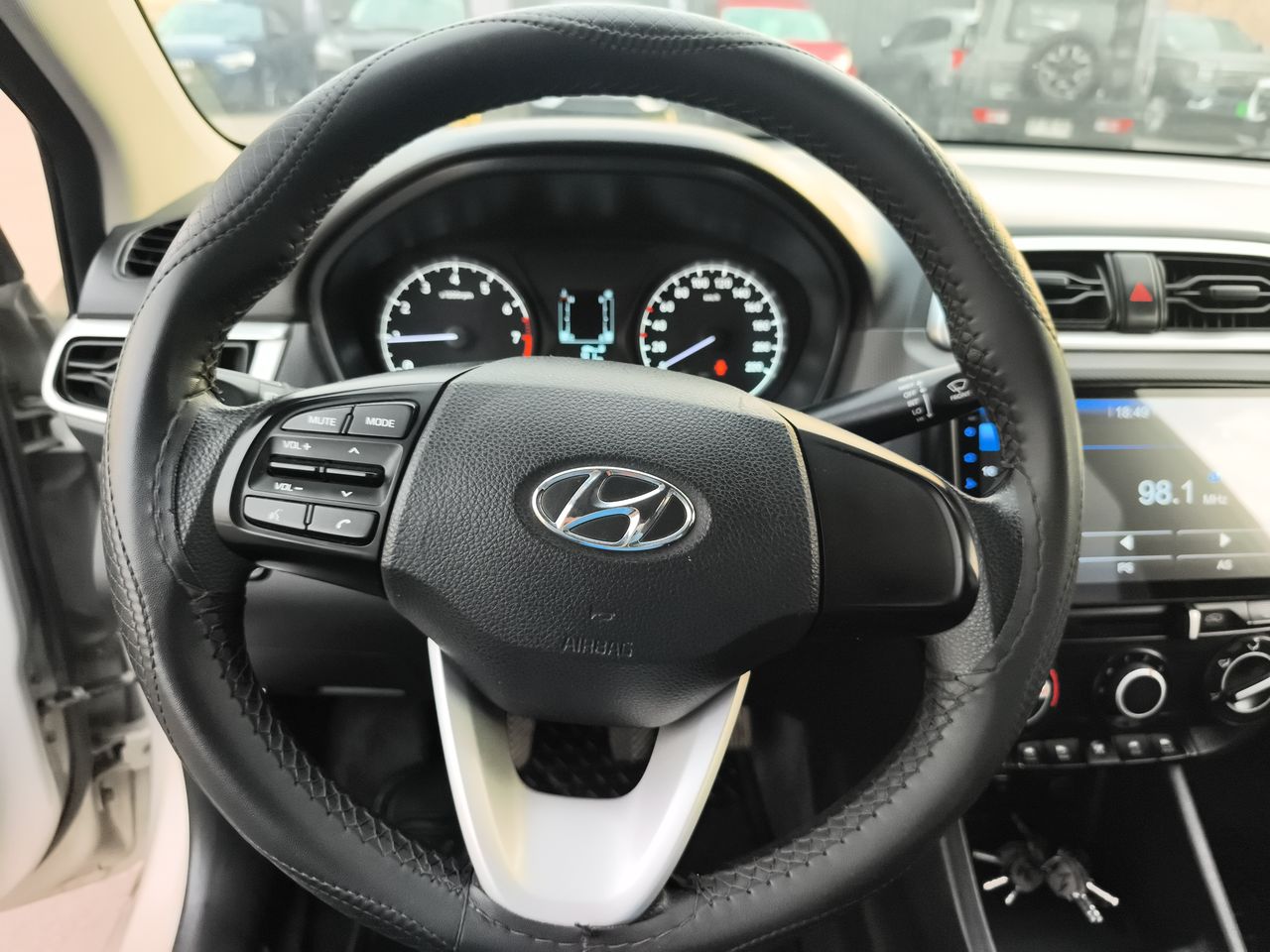 HYUNDAI - 23