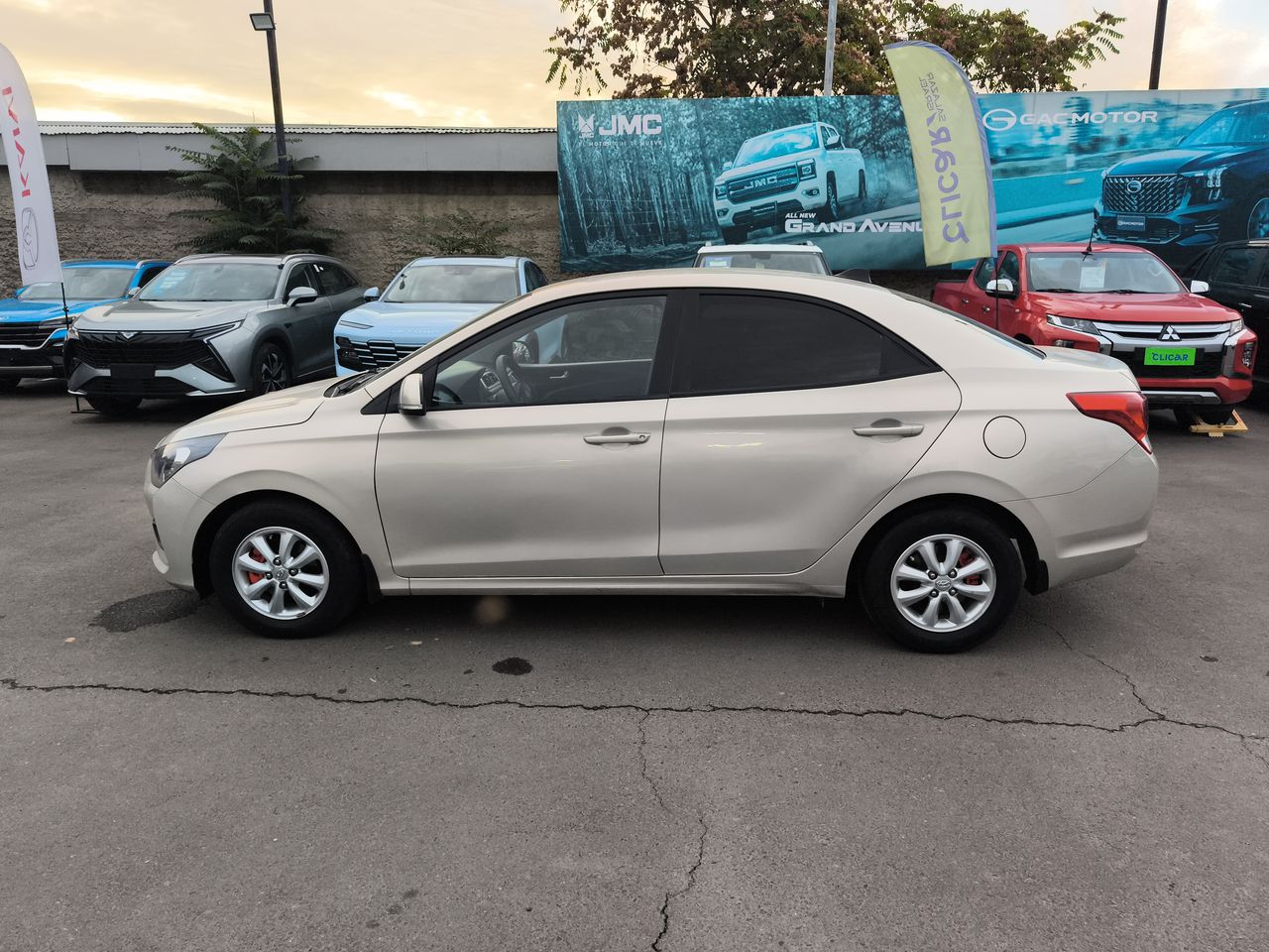 HYUNDAI - 4