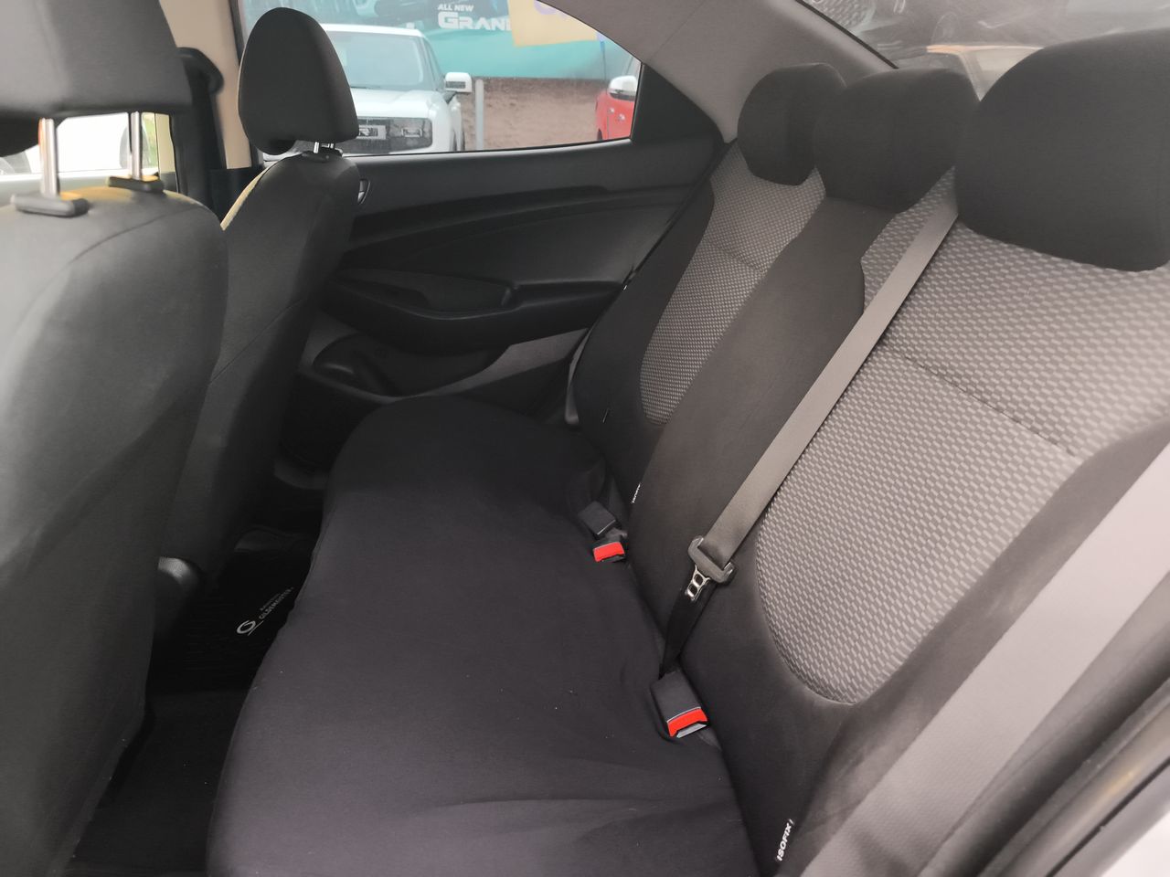 HYUNDAI - 12