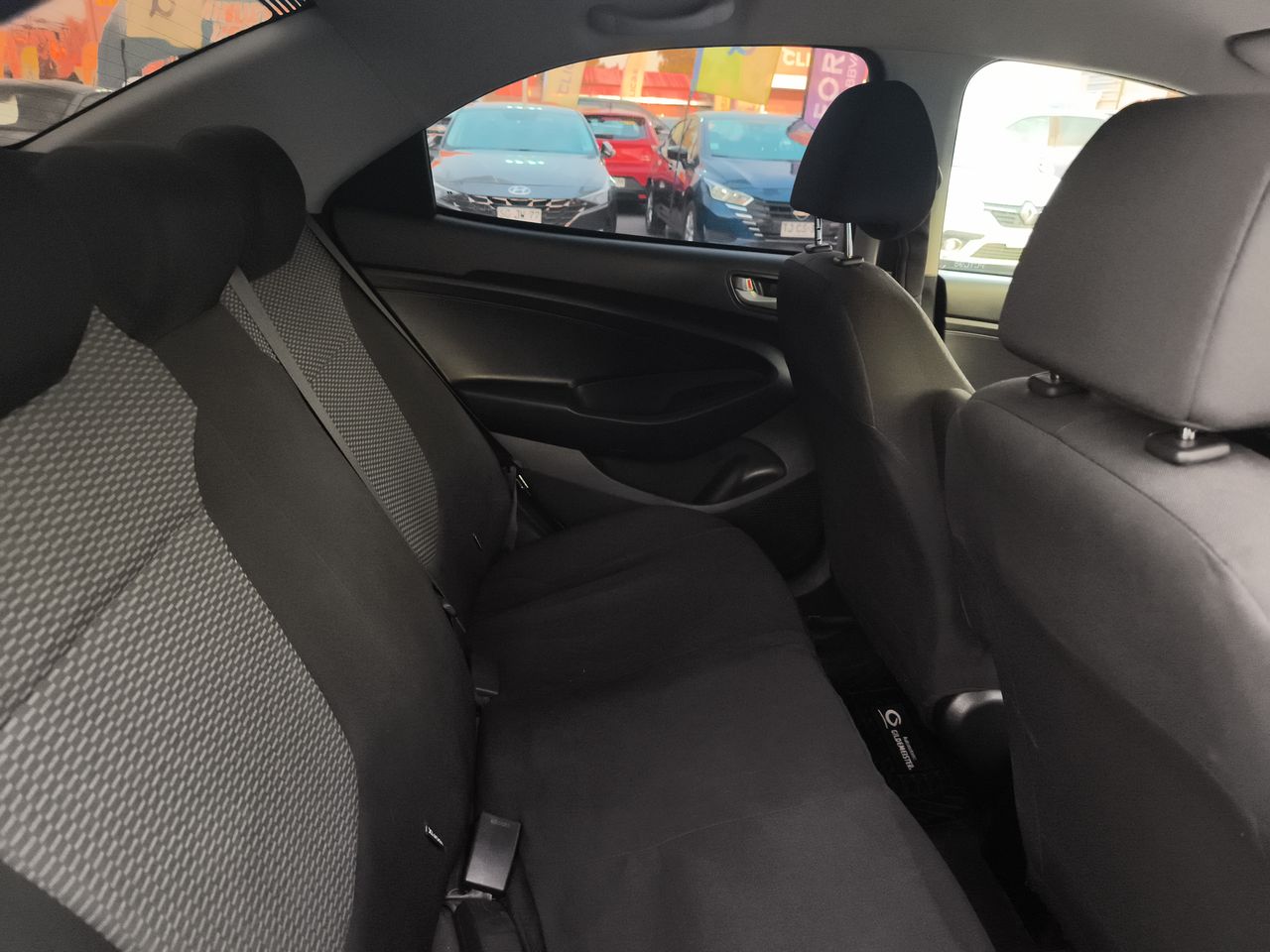 HYUNDAI - 13
