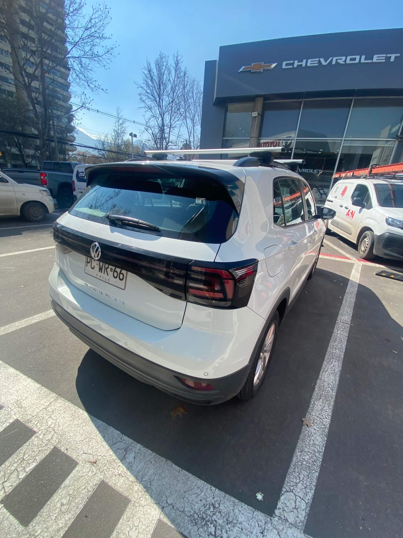 VOLKSWAGEN - 4