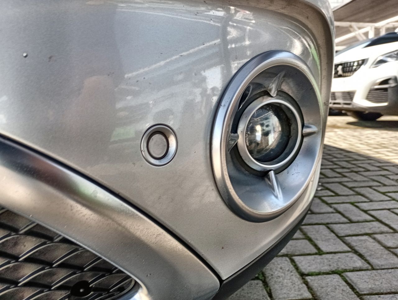 MERCEDES BENZ - 20