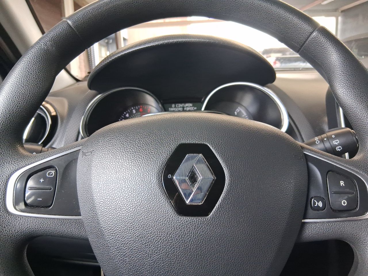 Renault Clio — foto 28 de 36