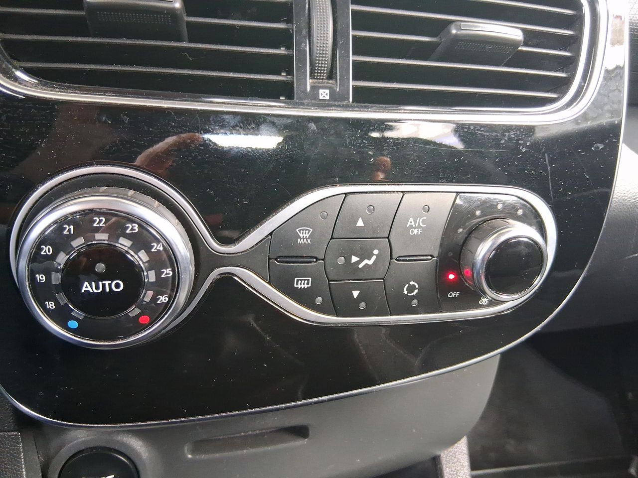 Renault Clio — foto 31 de 36