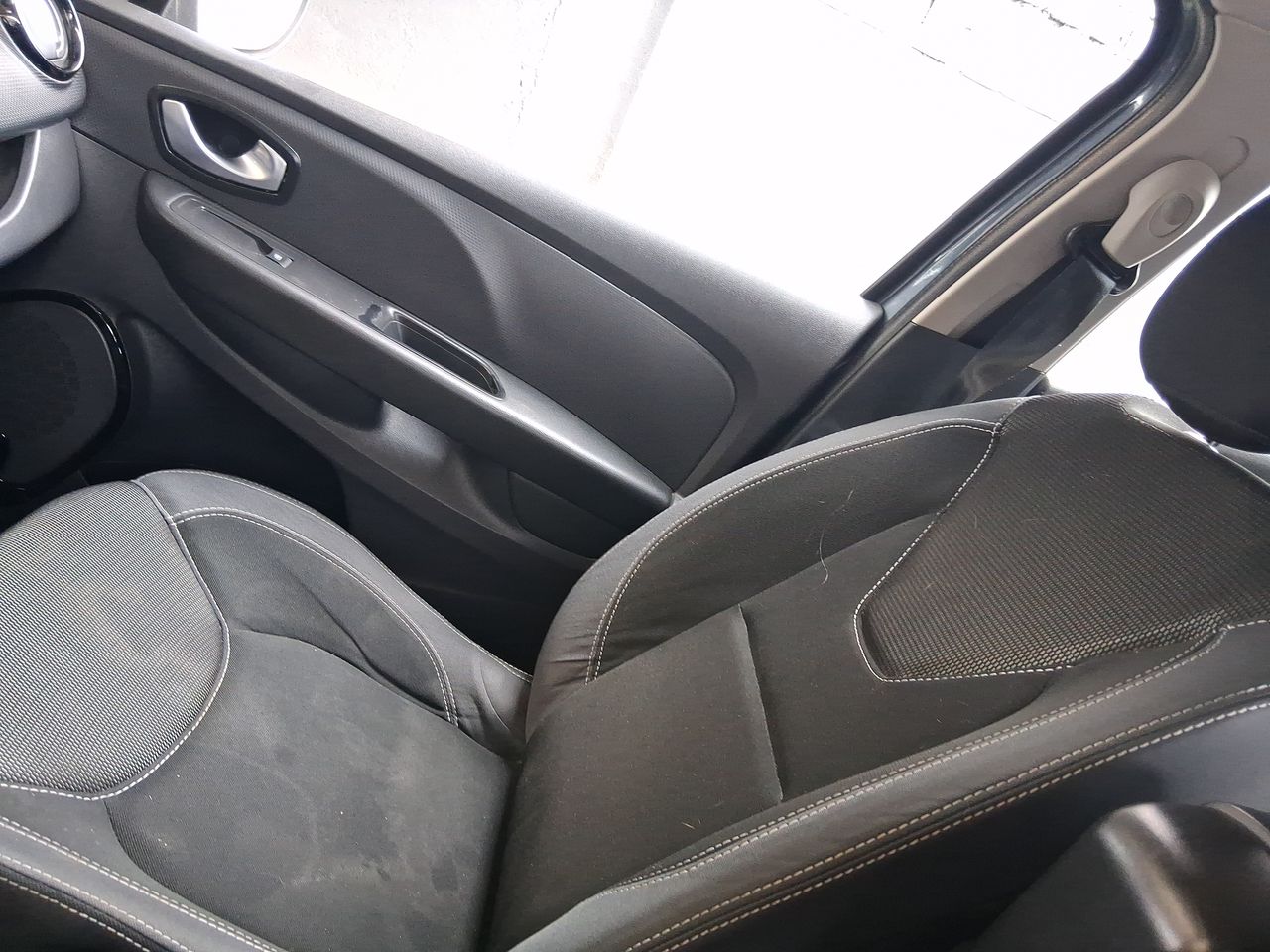 Renault Clio — foto 34 de 36