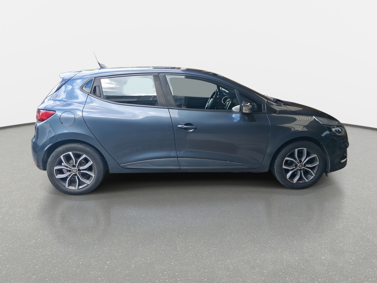 Renault Clio — foto 9 de 36