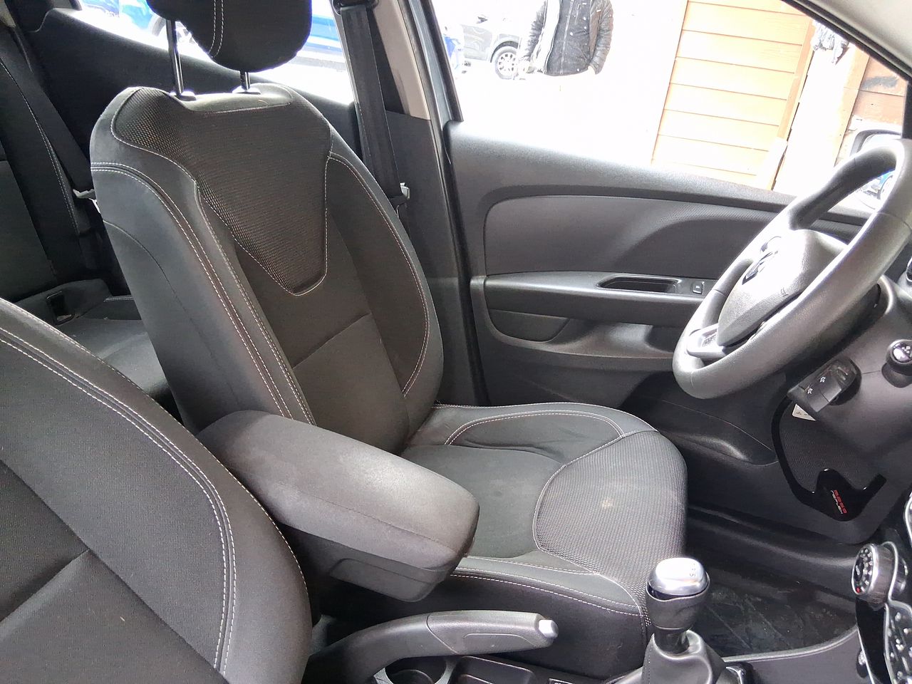 Renault Clio — foto 15 de 36